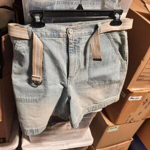 NEW ! Gloria Vanderbilt Women Shorts Belted Jean Light Blue Size 8